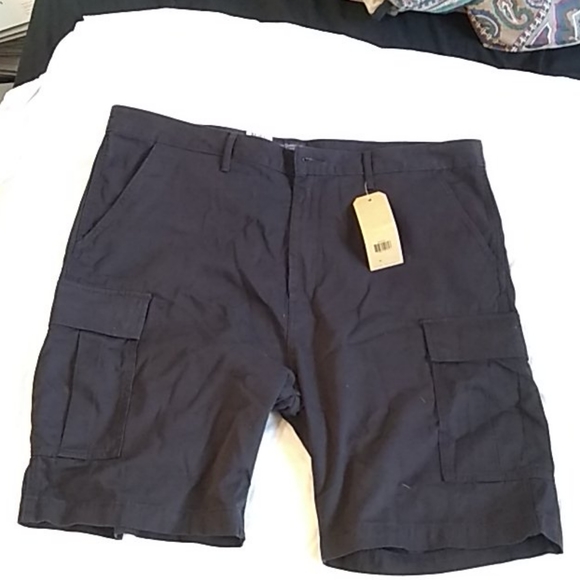 Levi's Carrier Cargo Shorts - Picture 2 of 5